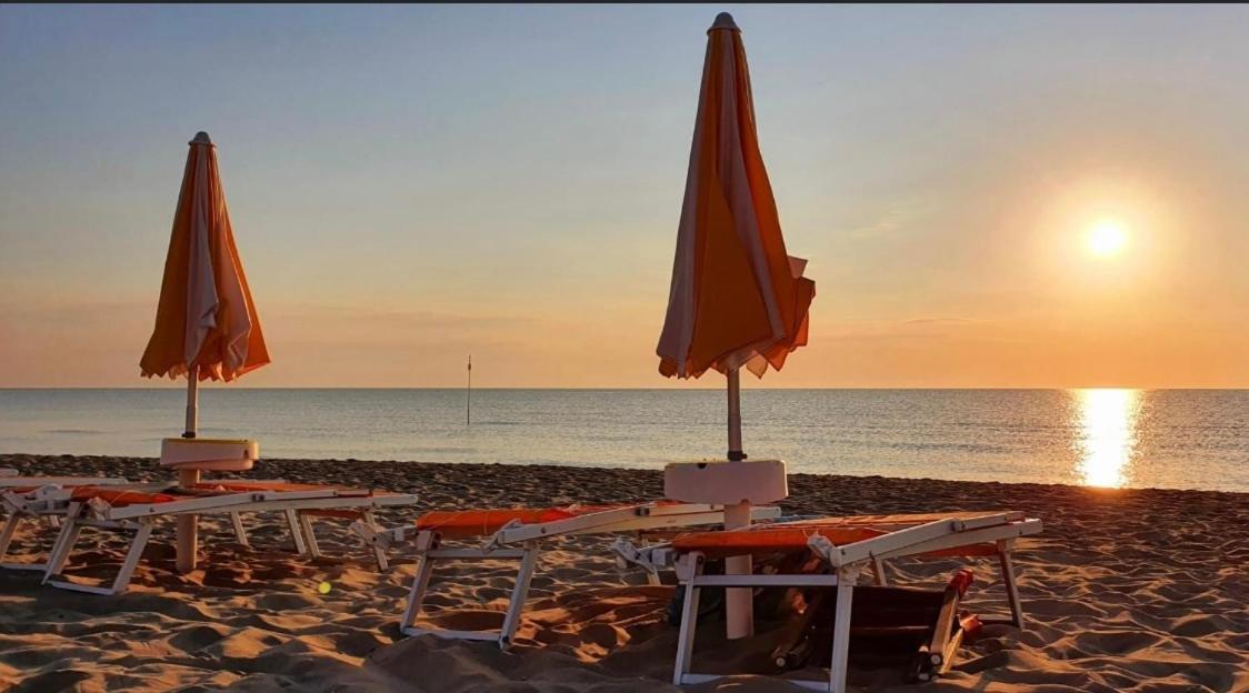 Residence Anchisemare Alba Adriatica Kültér fotó
