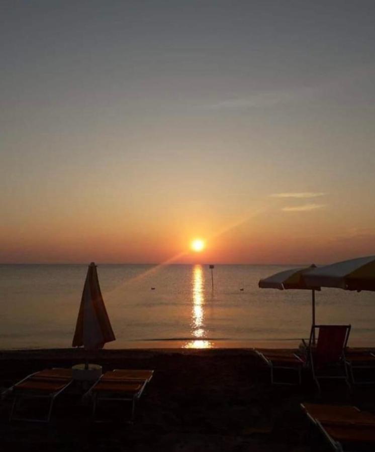 Residence Anchisemare Alba Adriatica Kültér fotó
