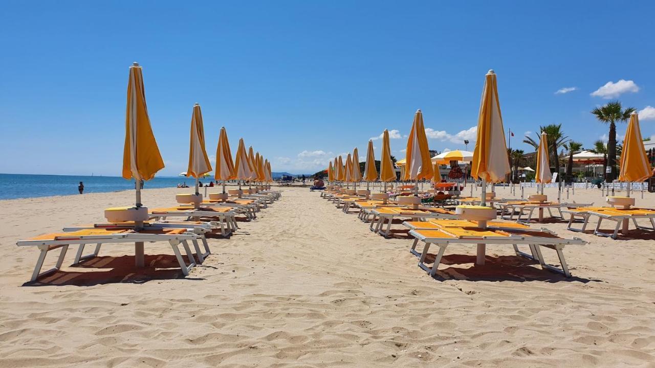 Residence Anchisemare Alba Adriatica Kültér fotó