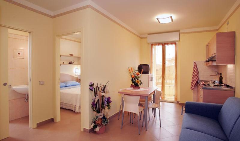 Residence Anchisemare Alba Adriatica Kültér fotó