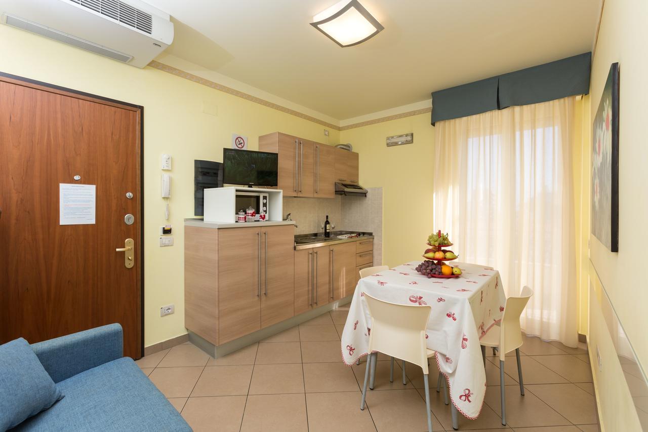 Residence Anchisemare Alba Adriatica Kültér fotó