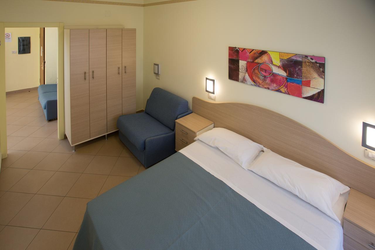 Residence Anchisemare Alba Adriatica Kültér fotó