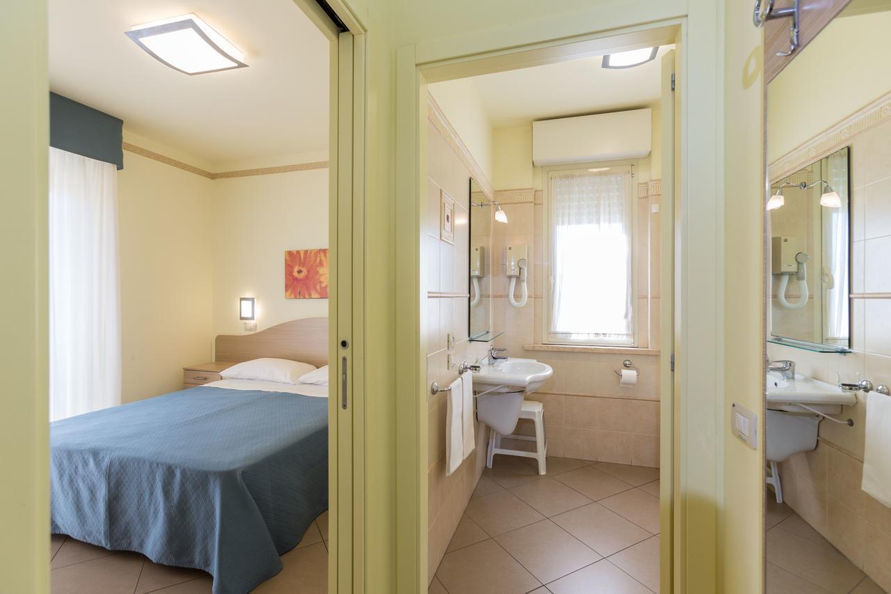 Residence Anchisemare Alba Adriatica Kültér fotó